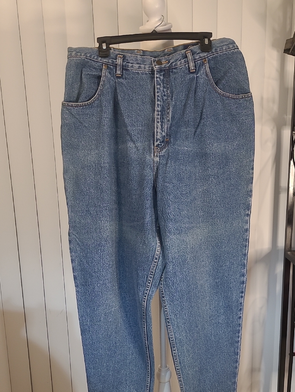 Eddie Bauer Relaxed Fit Womens Jeans - Light Blue Denim
